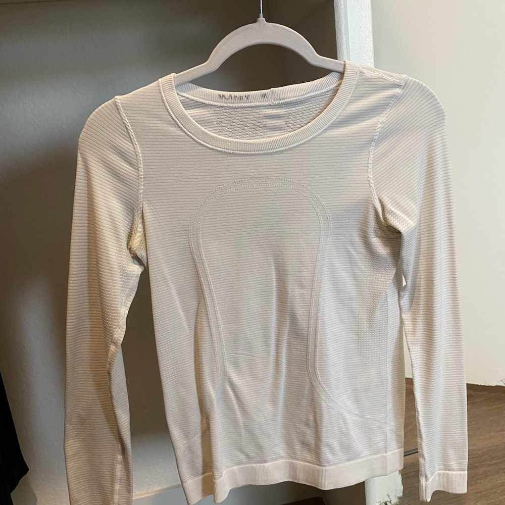 Lululemon Athletica Cream Fitted Long Sleeve T-Shirt
